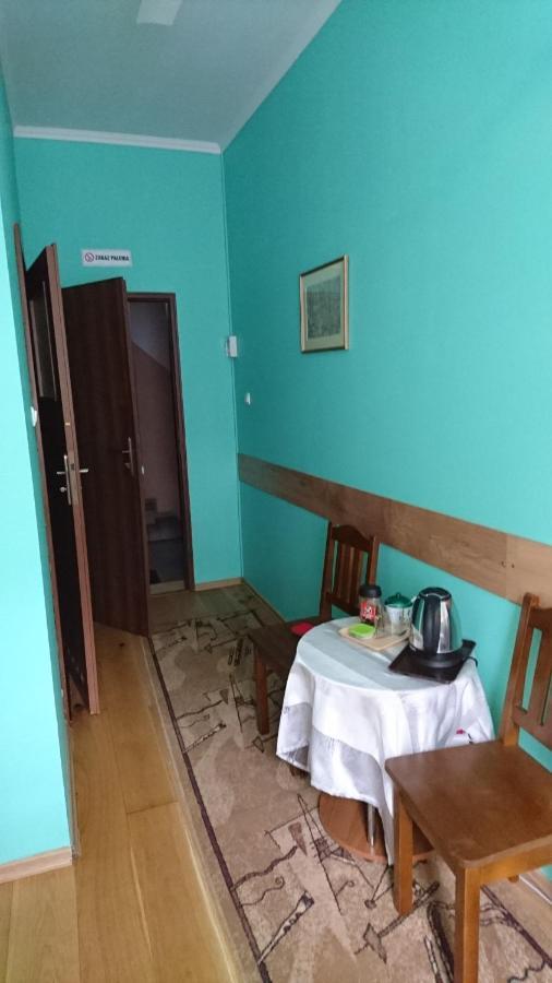 Hotelik Warmia -Pensjonat, Hostel Lidzbark Warminski Exterior photo